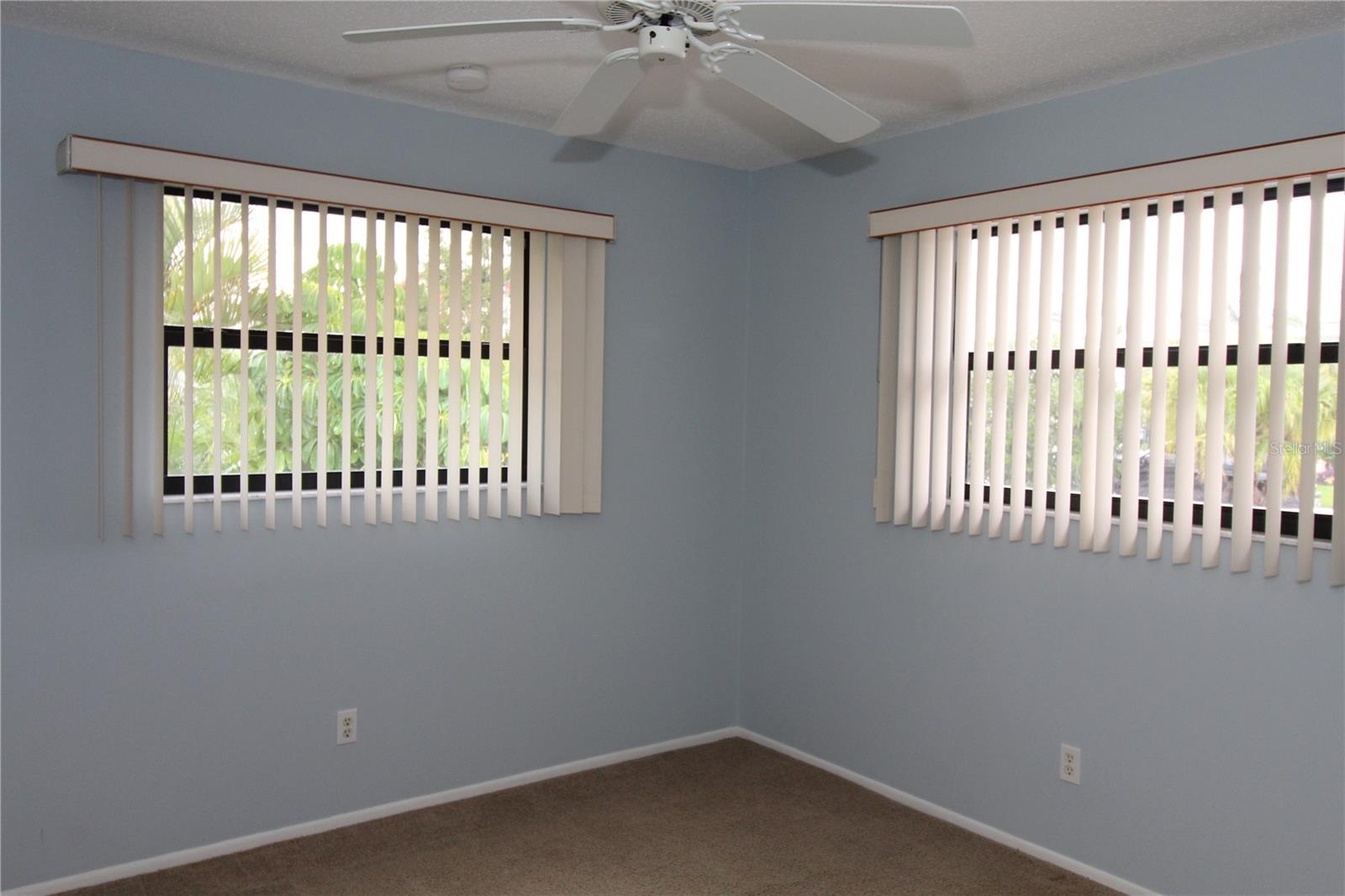 Image 7 of 18 For 753 Tropical Circle