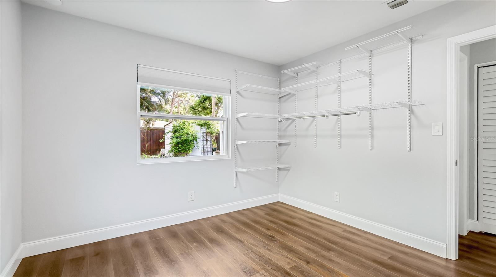 Image 13 of 30 For 1053 40th Street