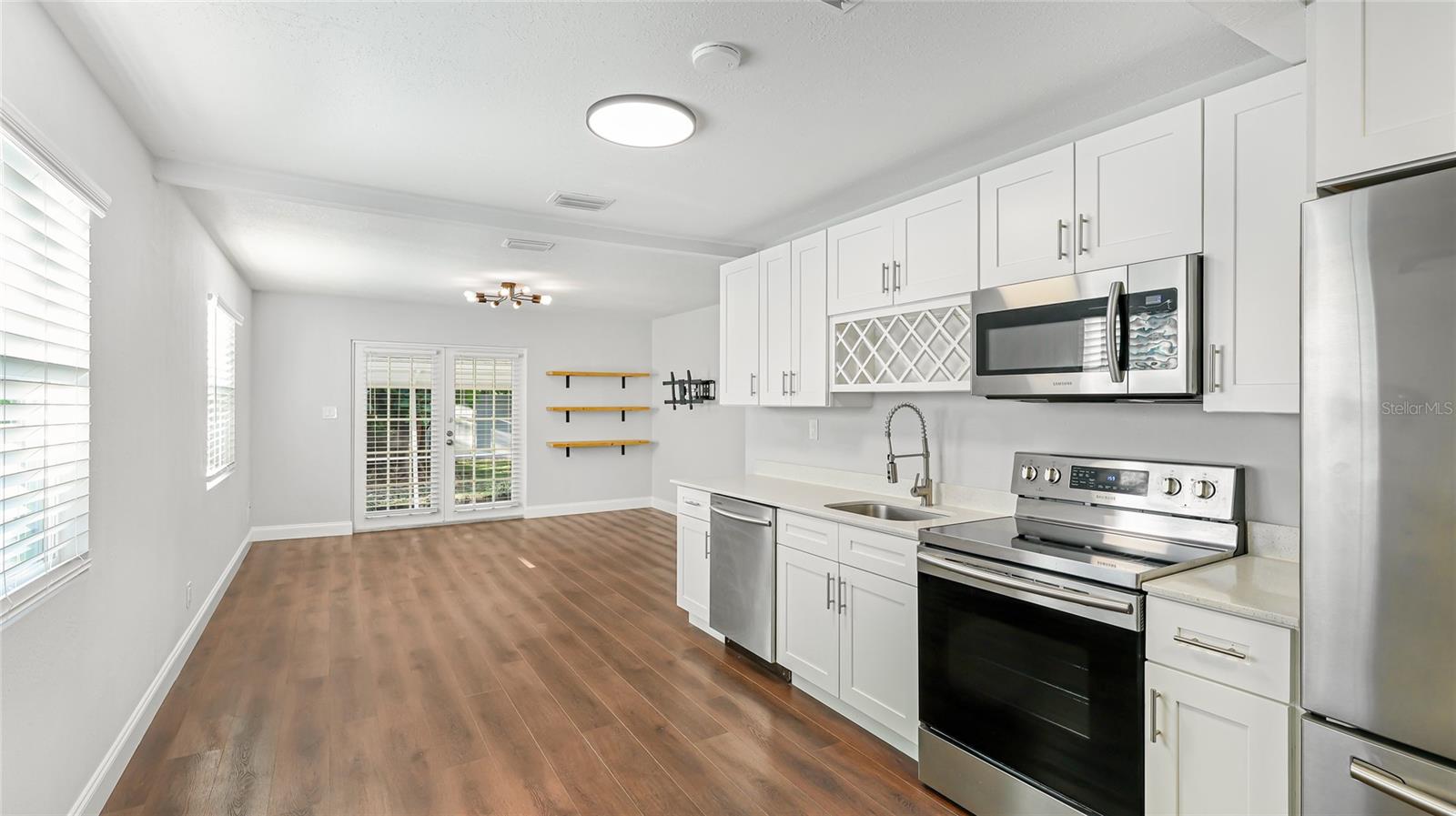 Image 4 of 30 For 1053 40th Street