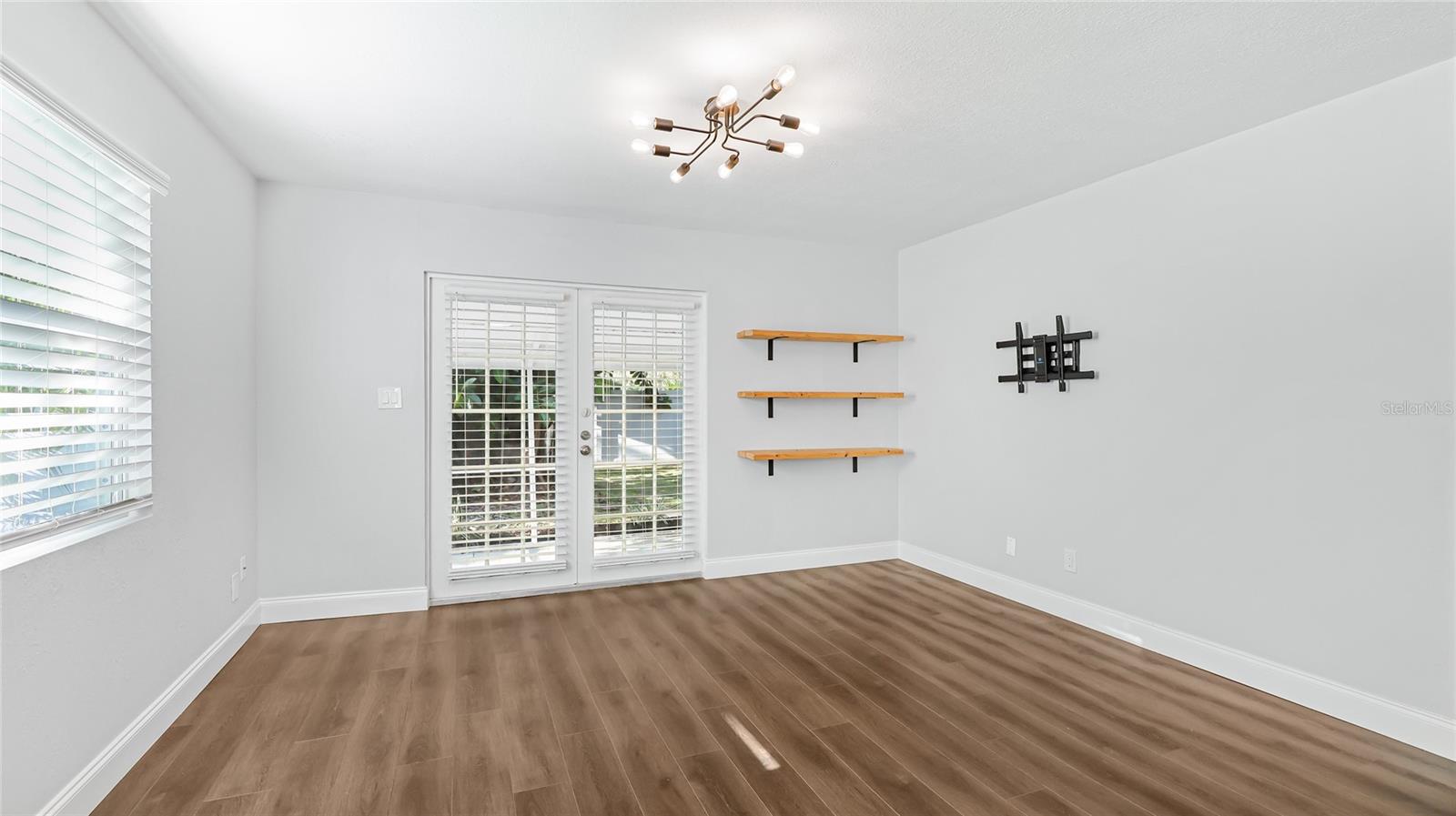 Image 5 of 30 For 1053 40th Street