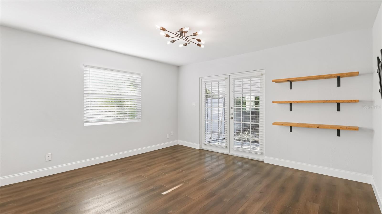Image 7 of 30 For 1053 40th Street