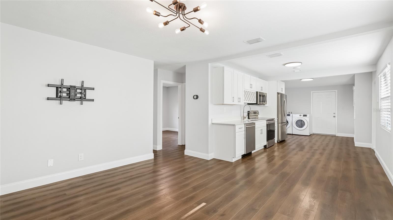 Image 9 of 30 For 1053 40th Street