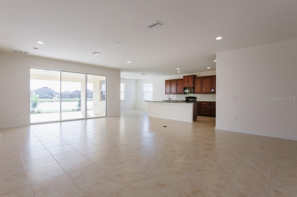 Image 4 of 11 For 15543 Trinity Fall Way