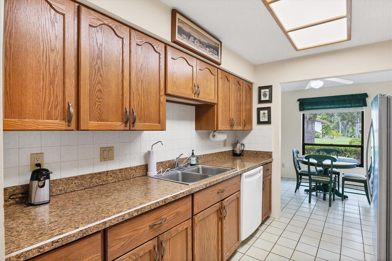 Image 10 of 48 For 4001 Wilshire Circle E 72