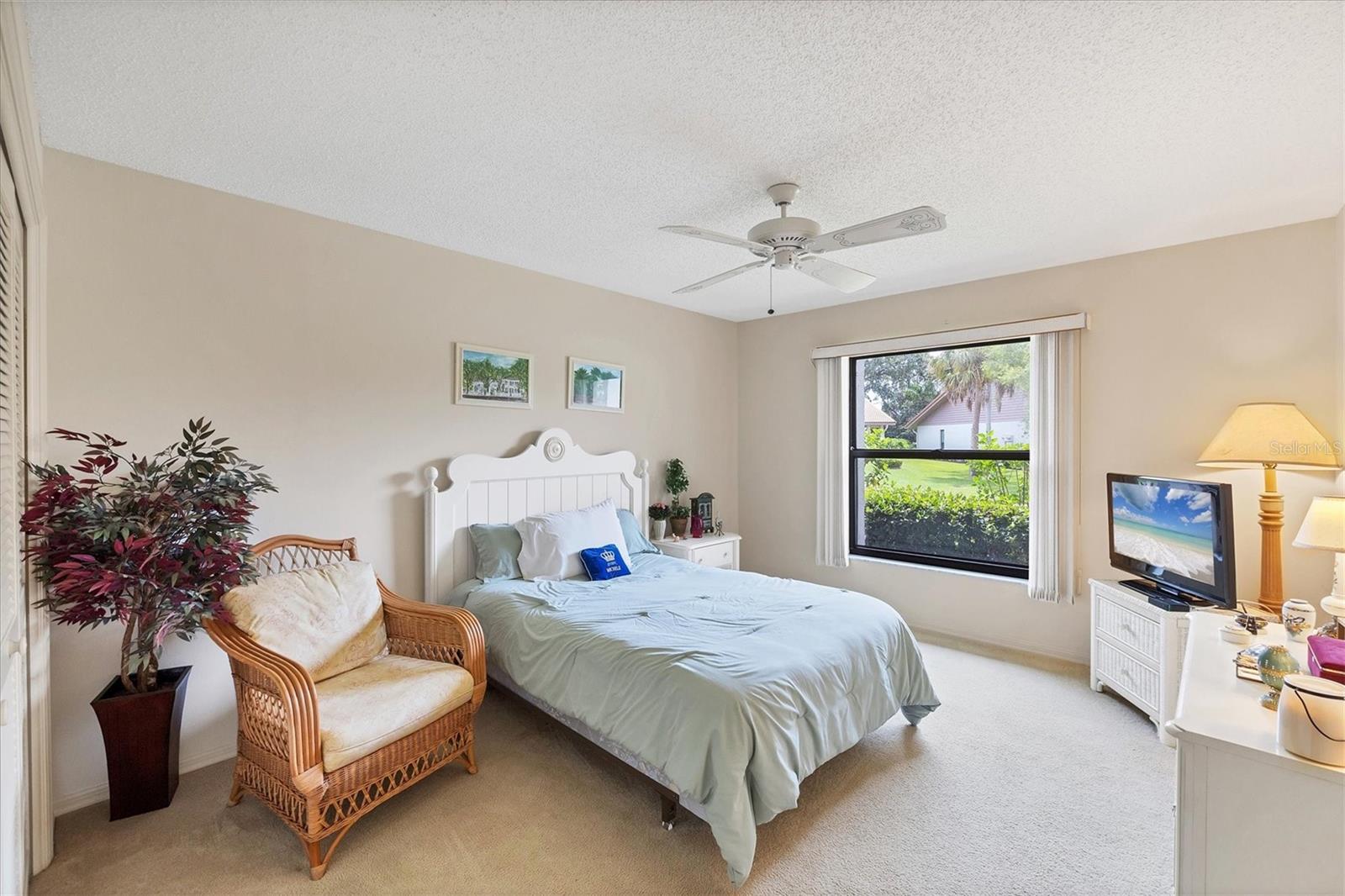 Image 17 of 48 For 4001 Wilshire Circle E 72