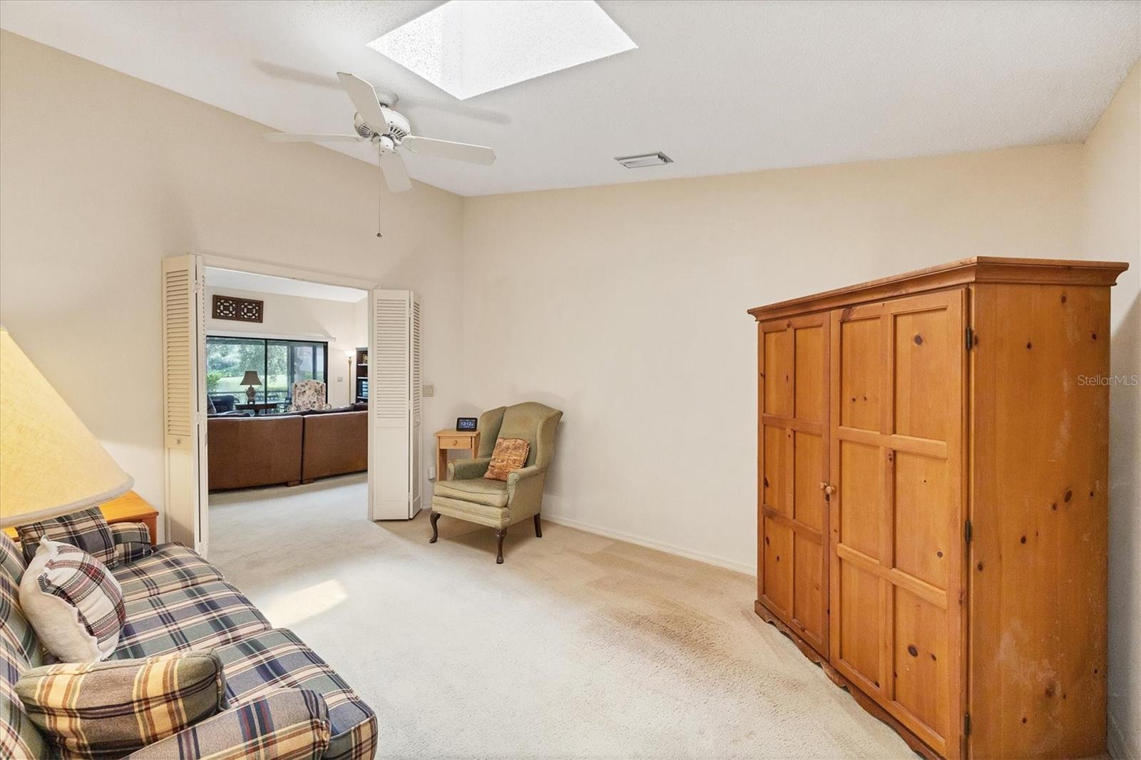 Image 20 of 48 For 4001 Wilshire Circle E 72