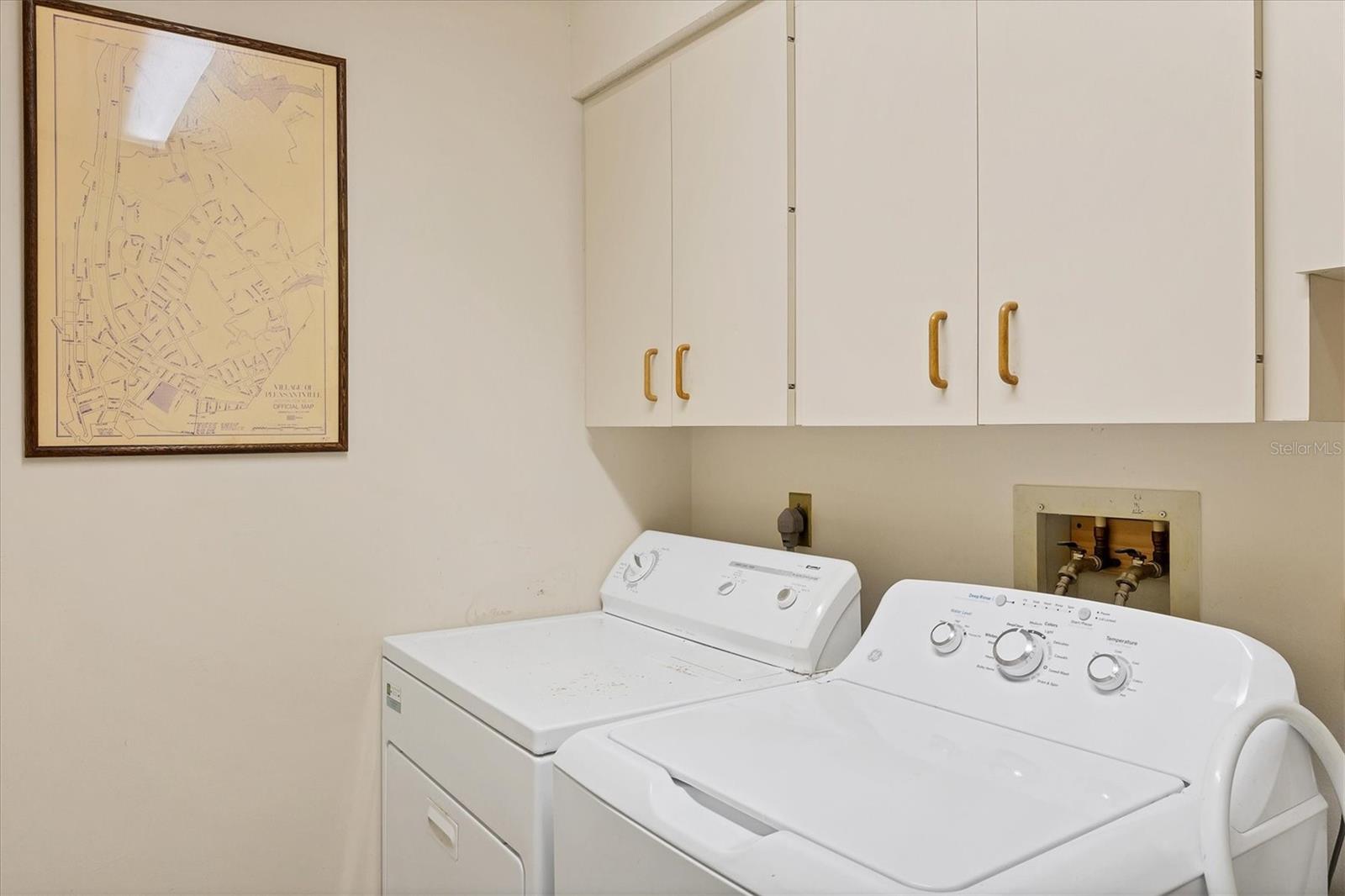 Image 21 of 48 For 4001 Wilshire Circle E 72