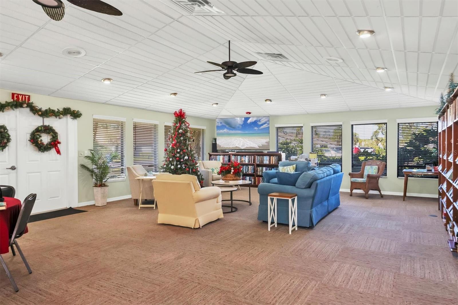 Image 32 of 48 For 4001 Wilshire Circle E 72