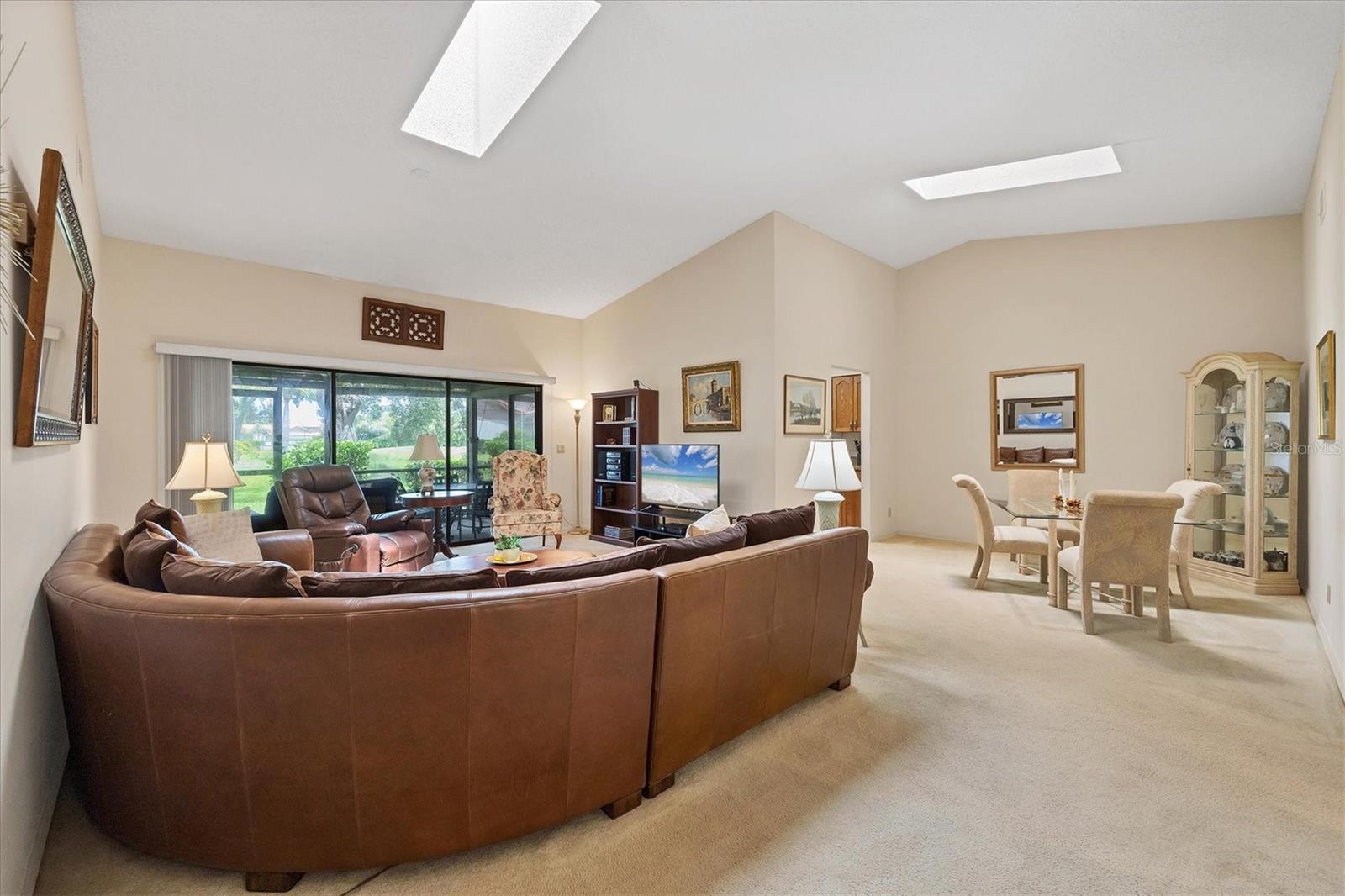 Image 4 of 48 For 4001 Wilshire Circle E 72