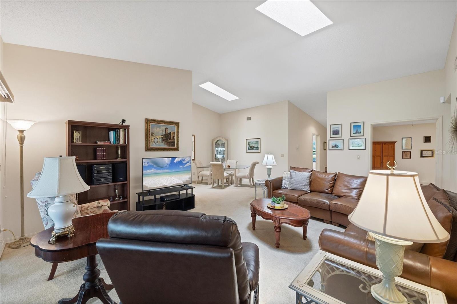 Image 6 of 48 For 4001 Wilshire Circle E 72
