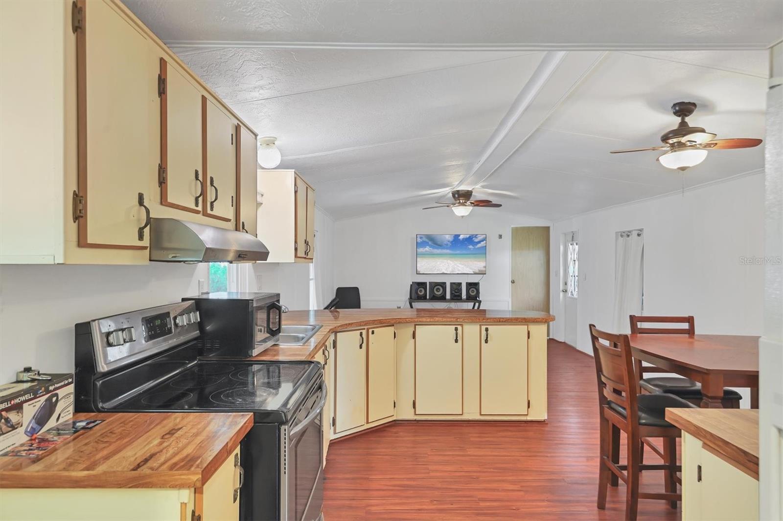 Image 13 of 27 For 5316 53rd Avenue E F7