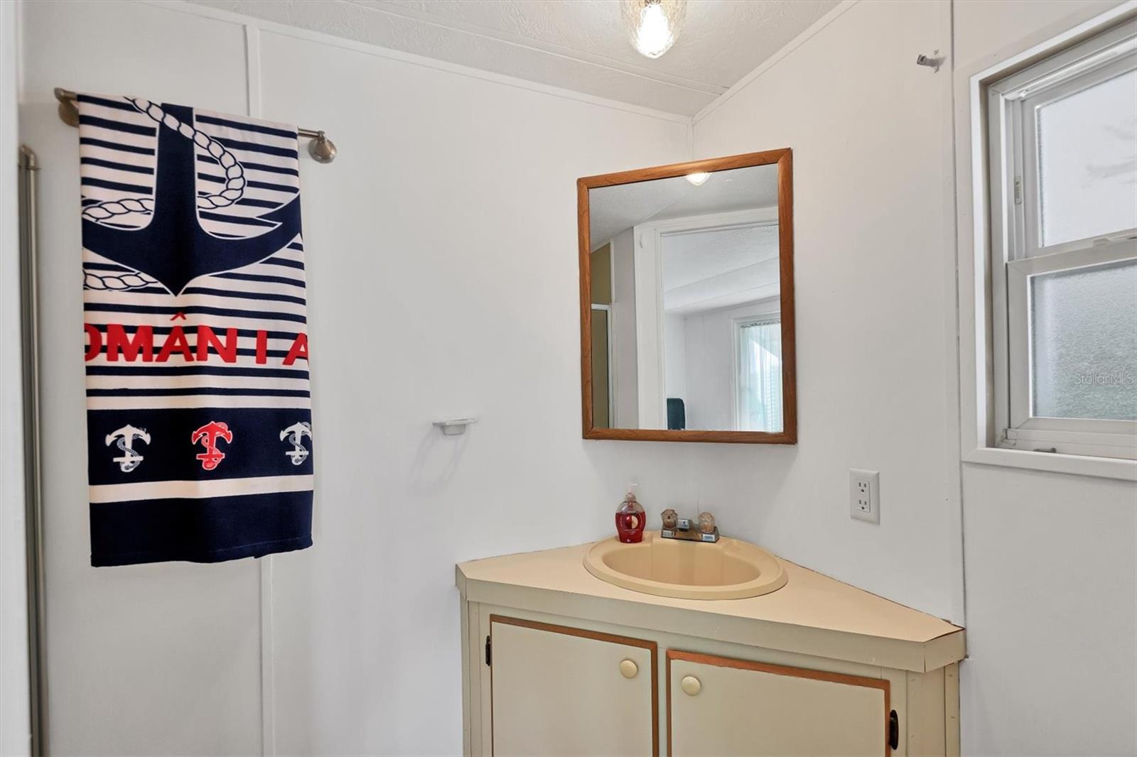 Image 19 of 27 For 5316 53rd Avenue E F7