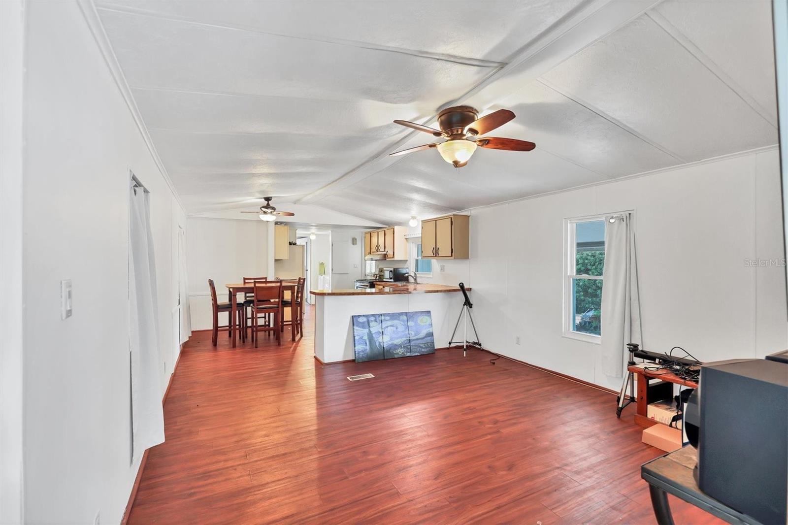 Image 7 of 27 For 5316 53rd Avenue E F7