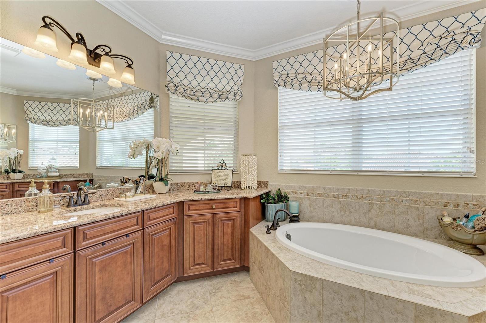 Image 33 of 94 For 7805 Heritage Grand Place