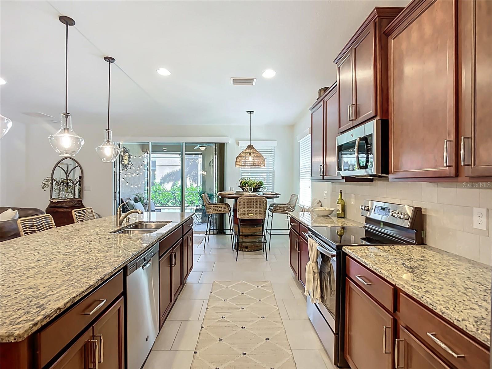 Image 11 of 93 For 2807 Oriole Drive