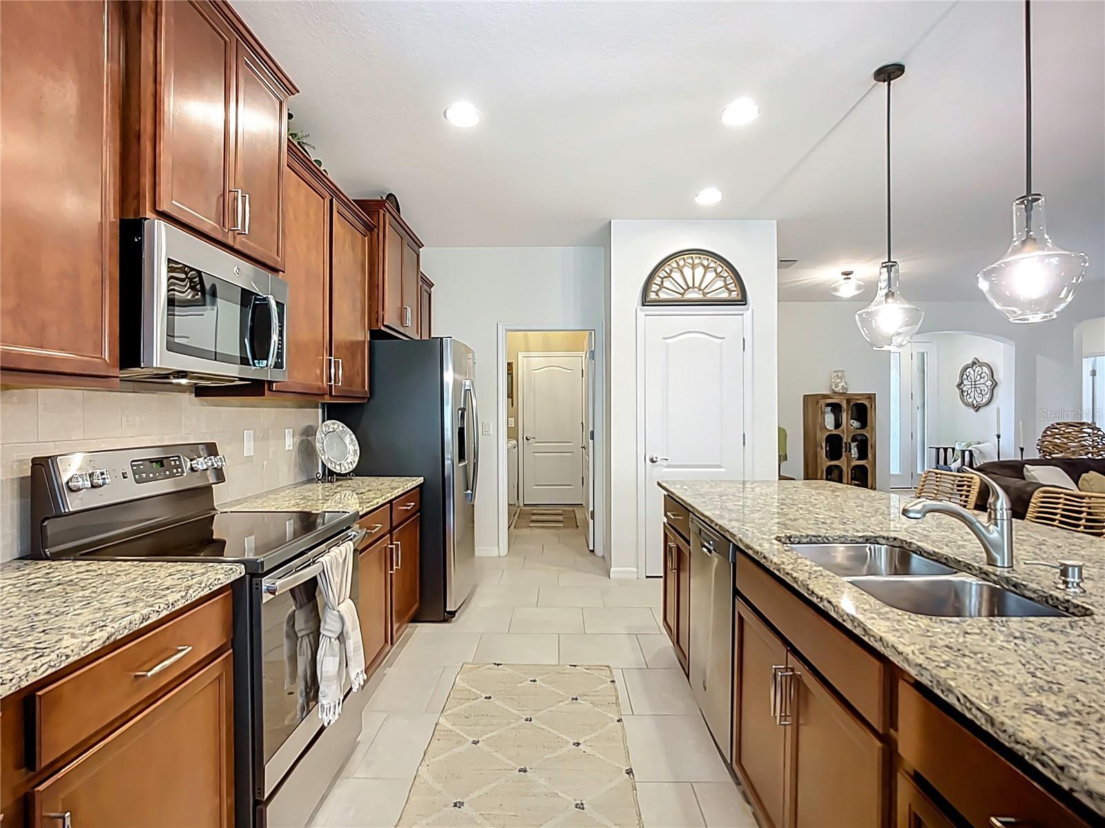 Image 12 of 93 For 2807 Oriole Drive