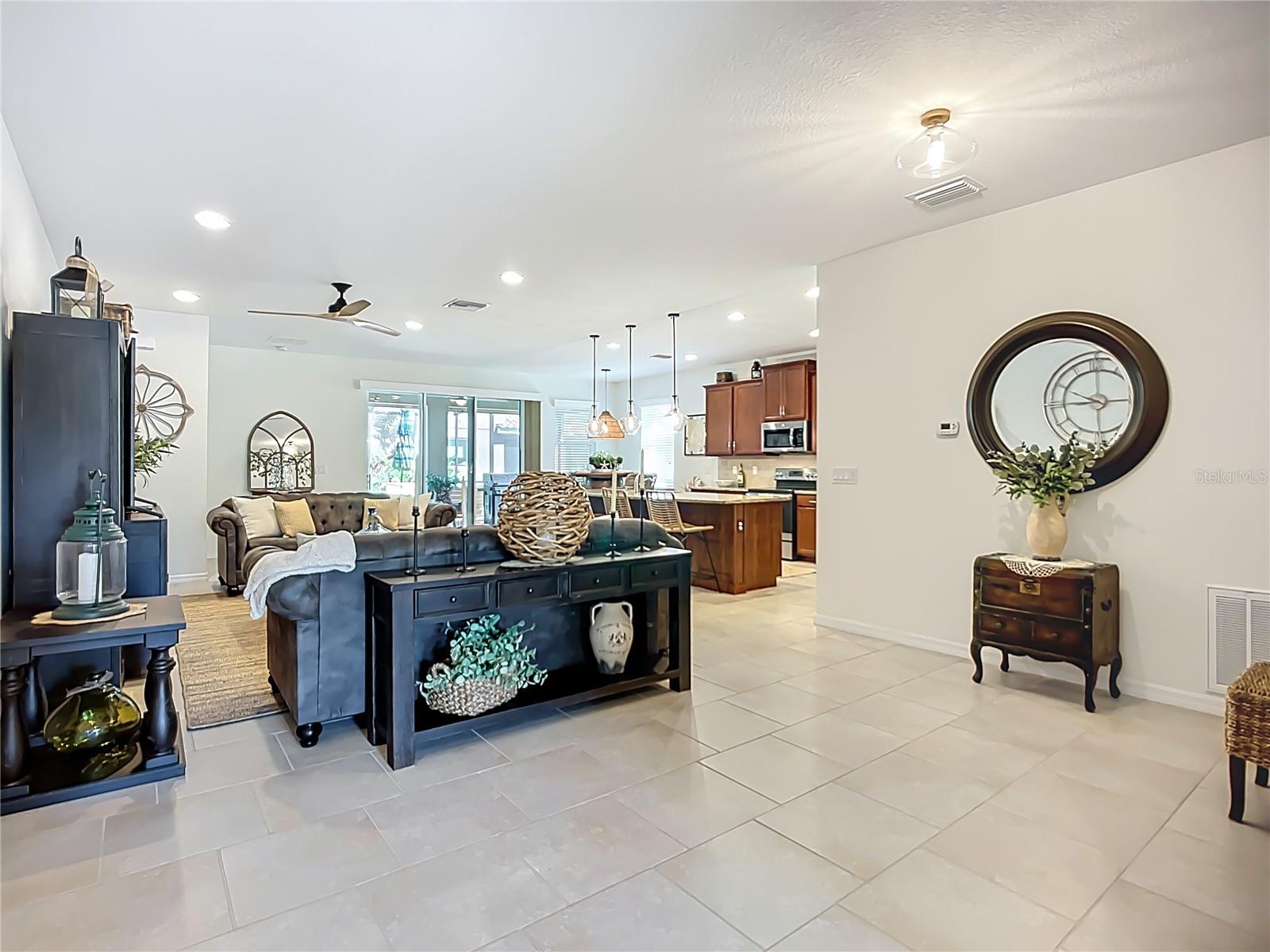 Image 18 of 93 For 2807 Oriole Drive