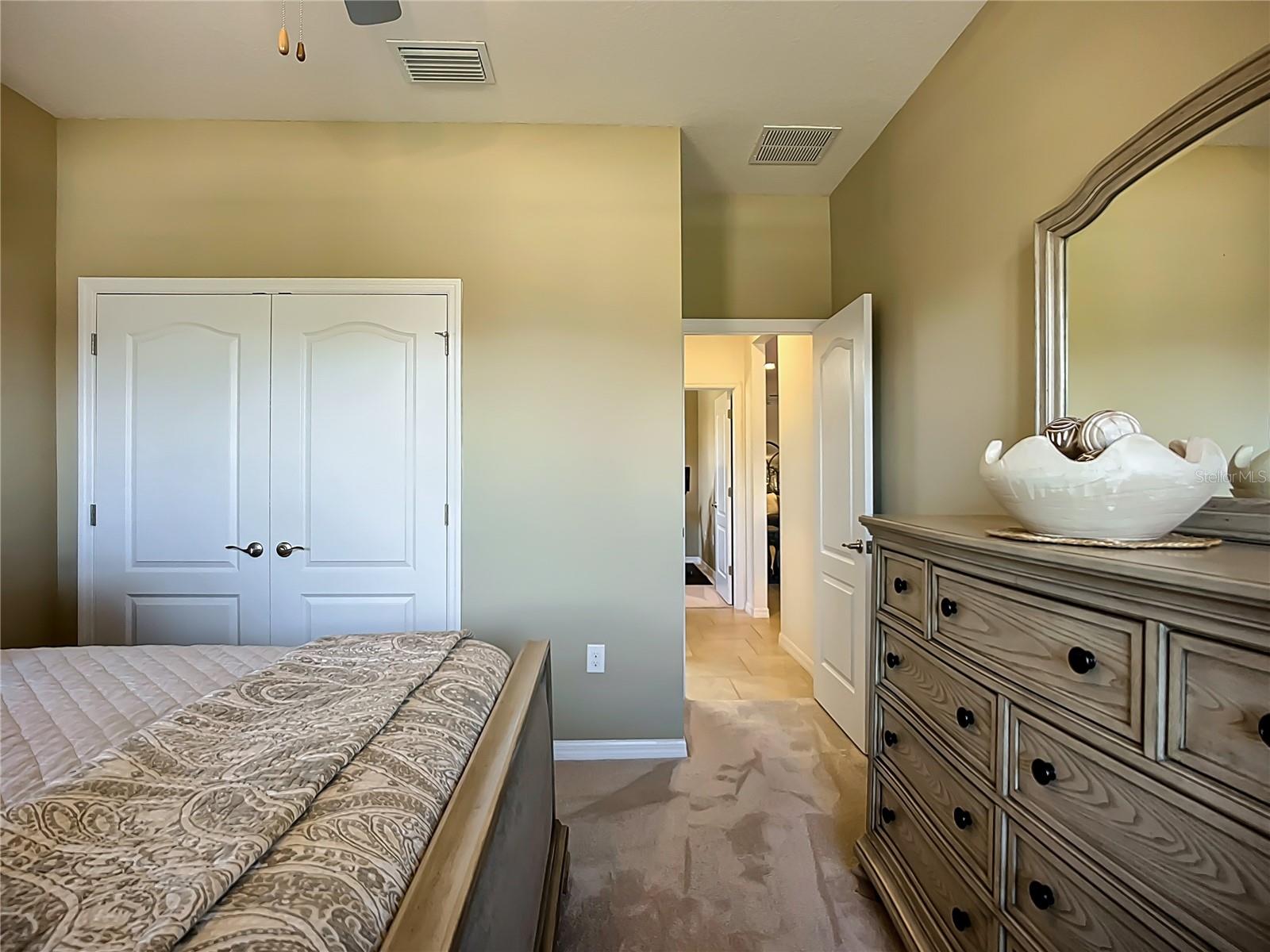 Image 32 of 93 For 2807 Oriole Drive