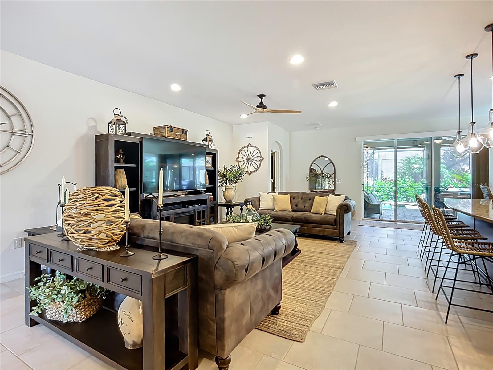 Image 6 of 93 For 2807 Oriole Drive