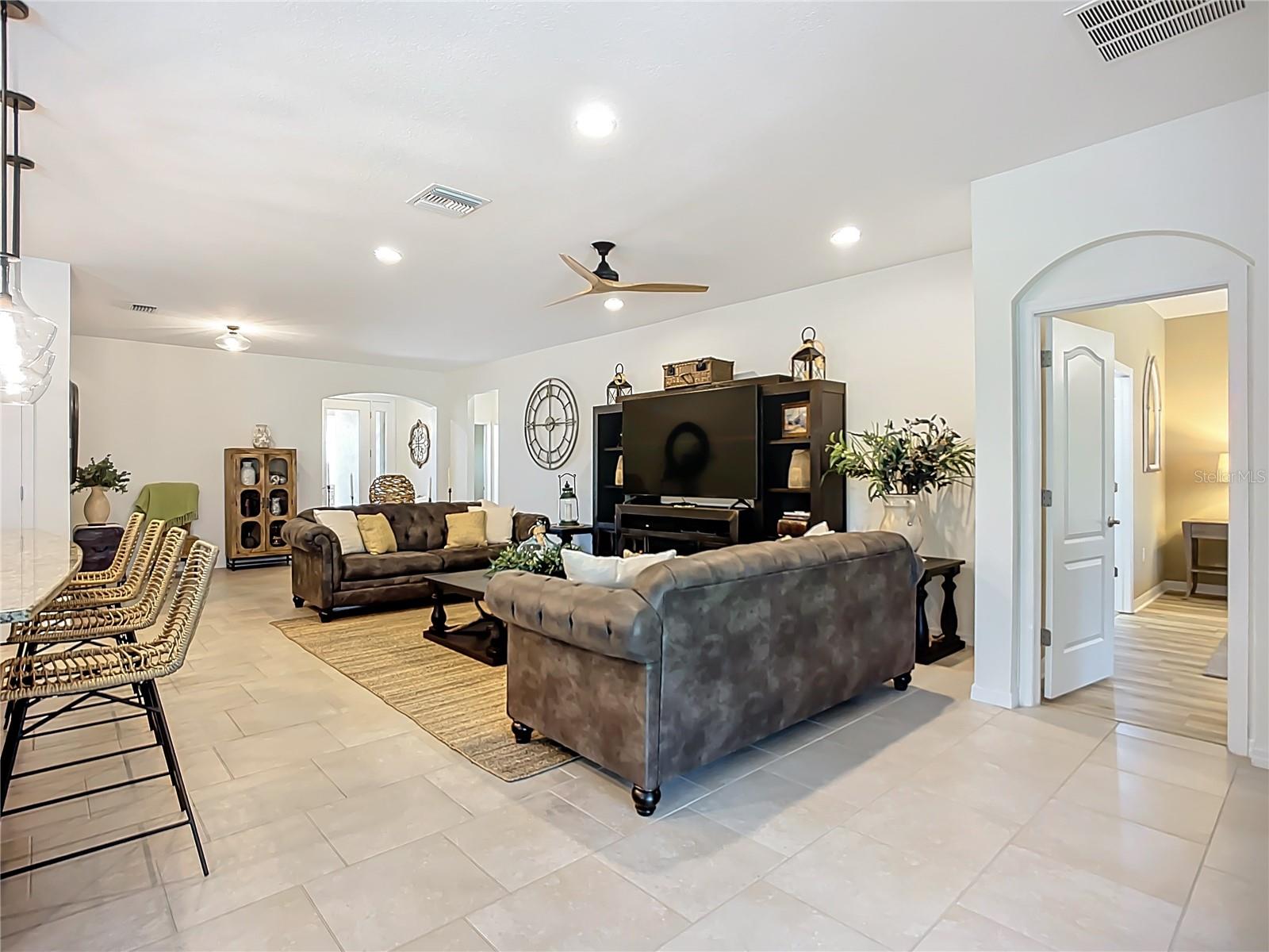 Image 8 of 93 For 2807 Oriole Drive