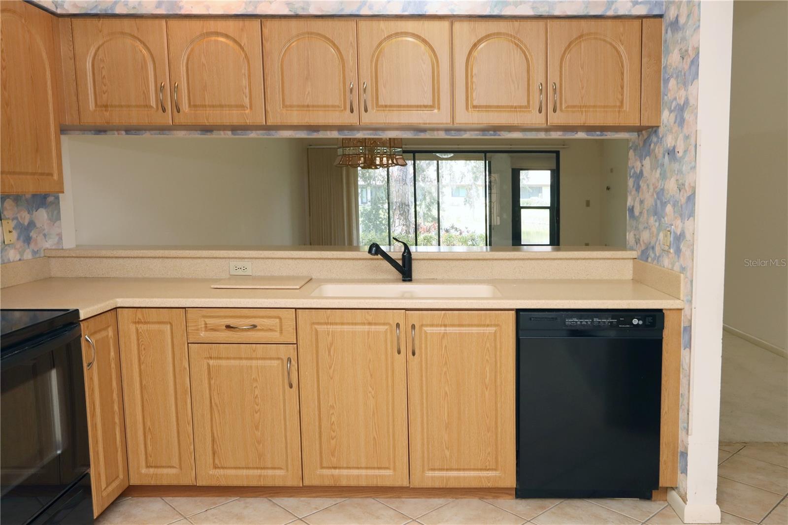 Image 15 of 36 For 3376 Sandleheath  9