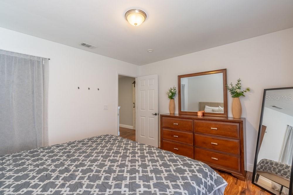 Image 38 of 57 For 7843 Cameron Circle