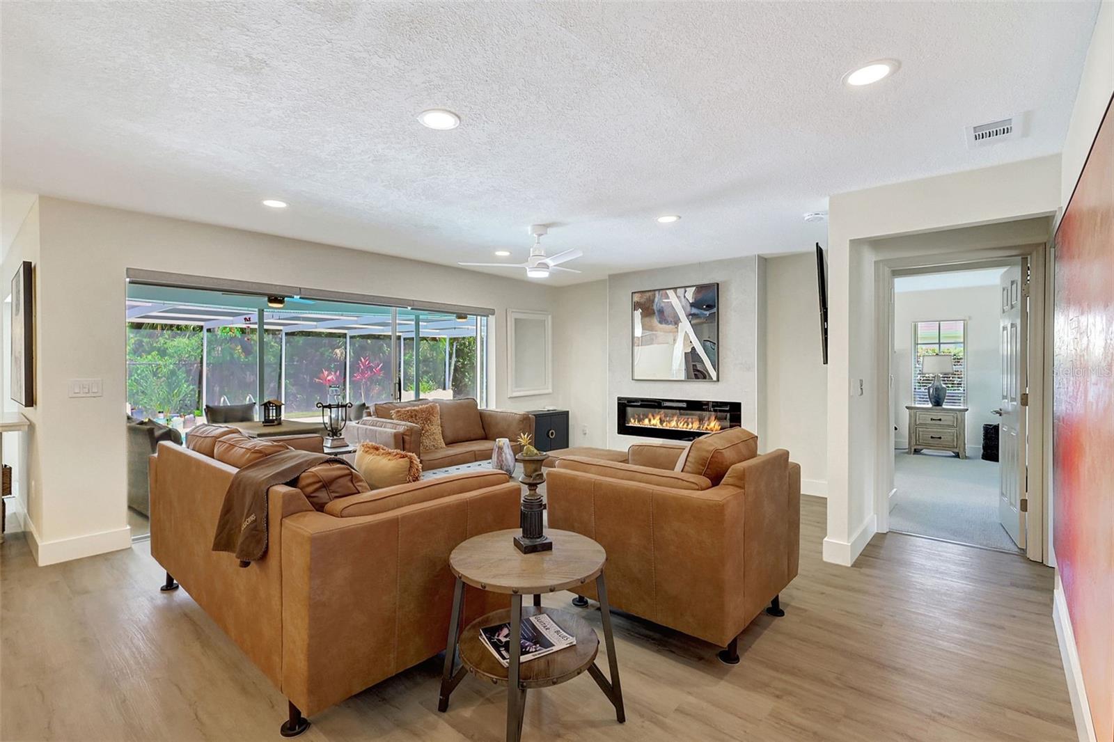 Image 12 of 50 For 8003 Conservatory Drive
