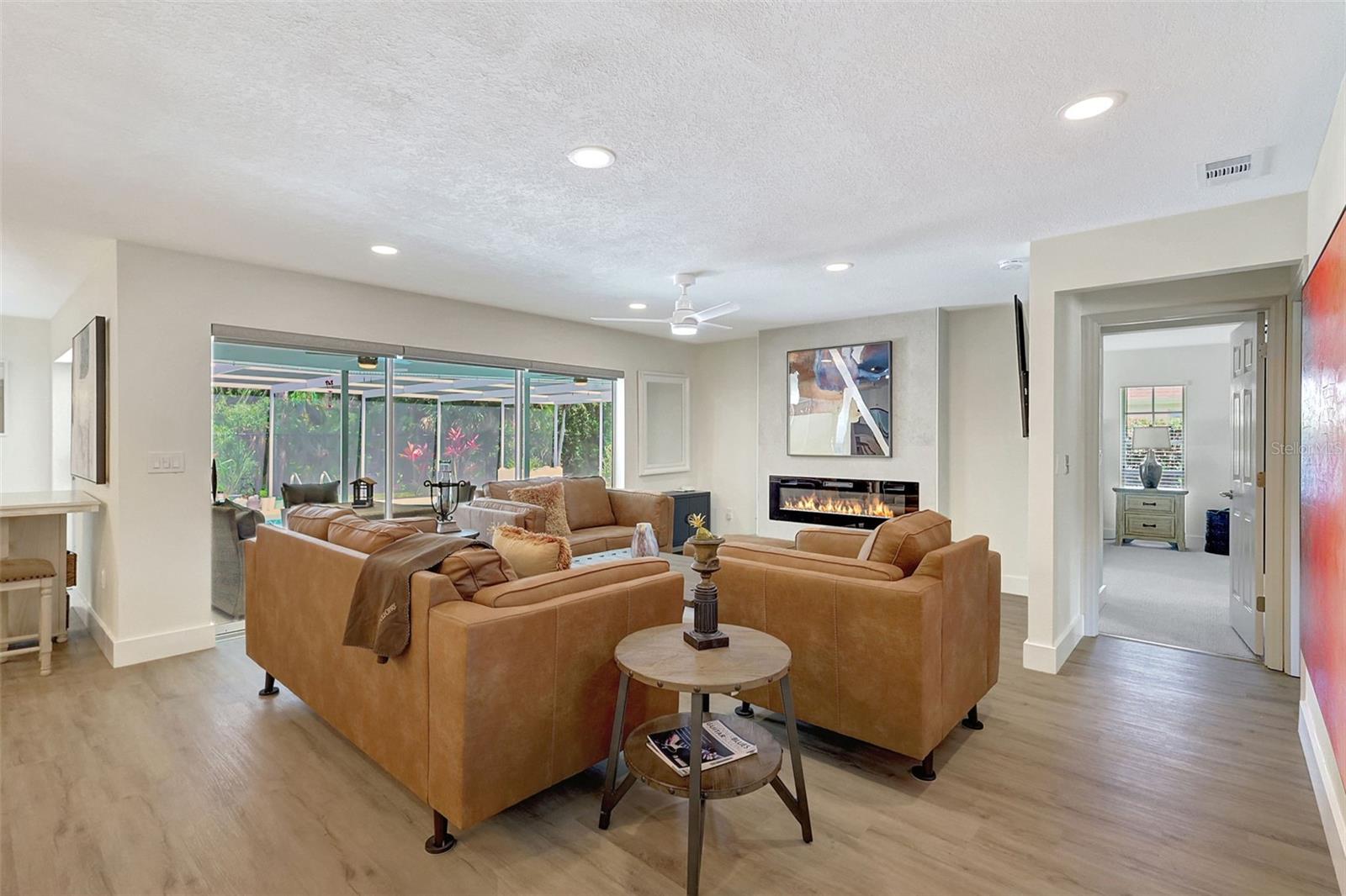 Image 18 of 50 For 8003 Conservatory Drive