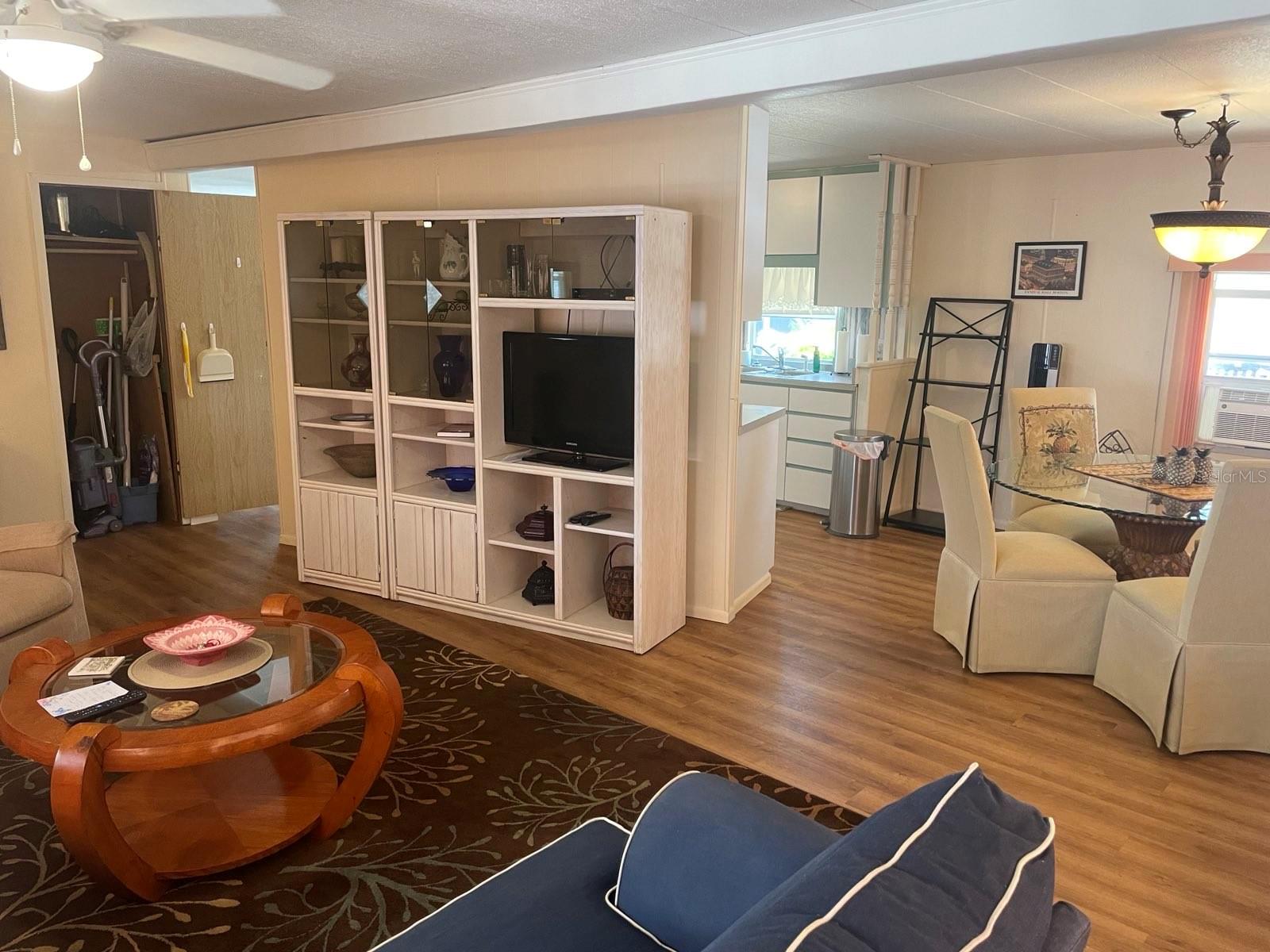 Image 15 of 30 For 5316 53rd Avenue E B18