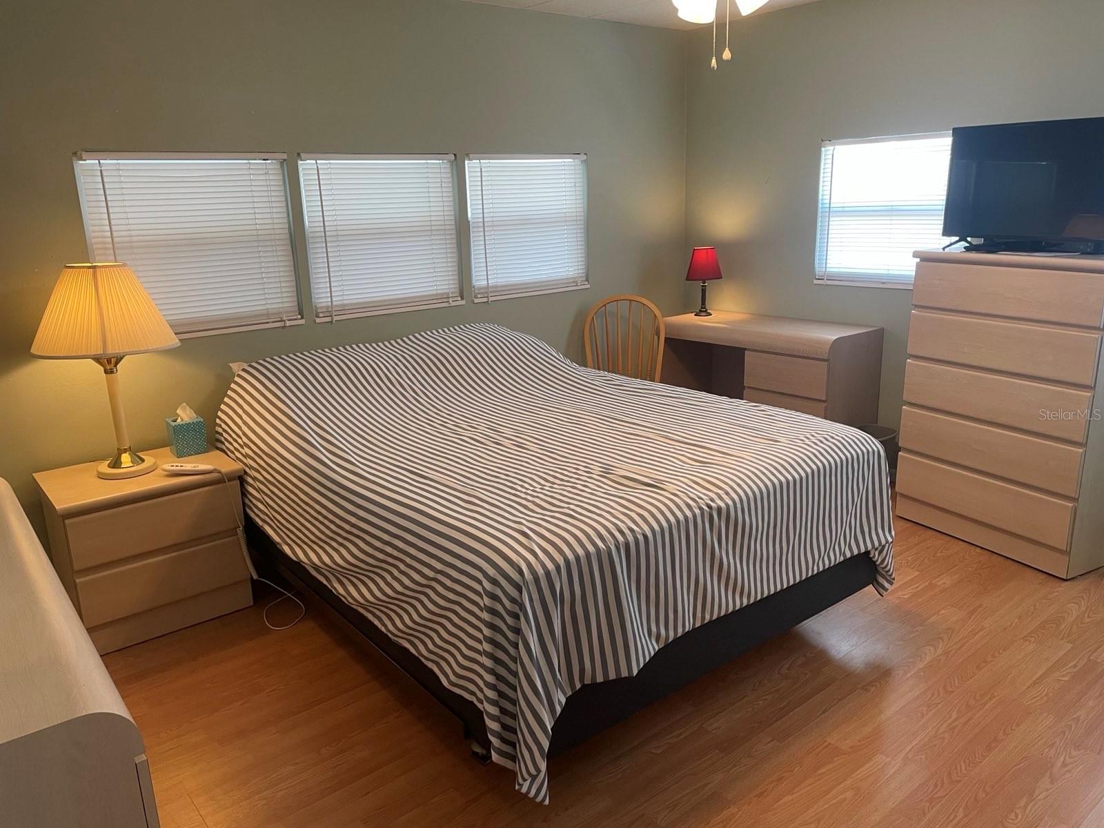 Image 6 of 30 For 5316 53rd Avenue E B18