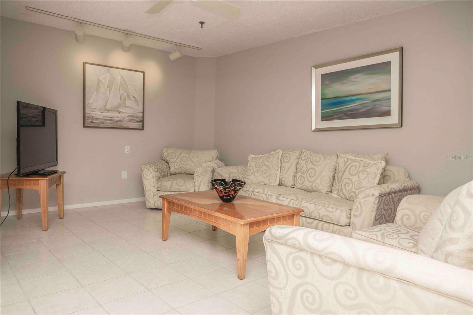 Image 17 of 23 For 1922 Harbourside Drive 1102