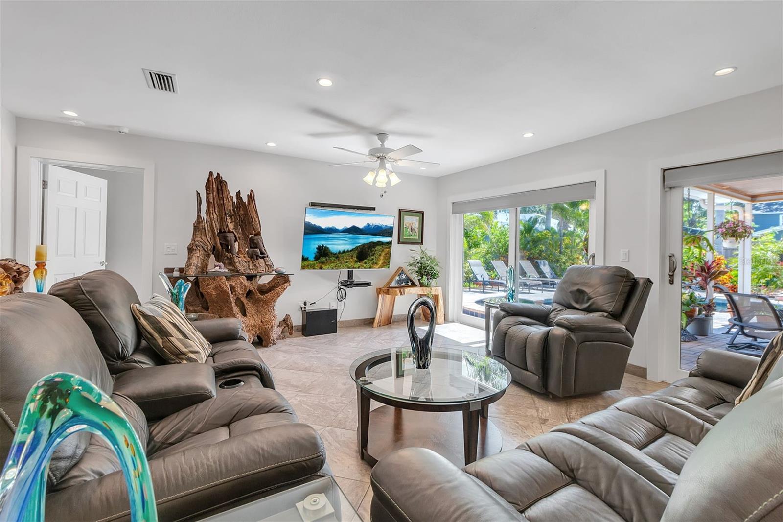 Image 17 of 64 For 7908 19th Avenue Drive W