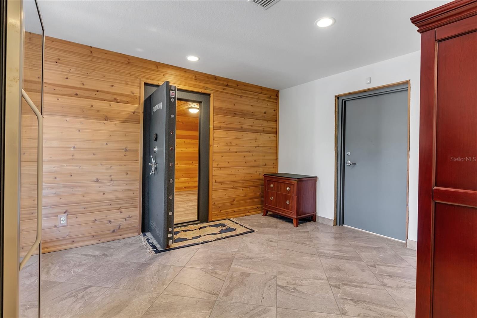 Image 36 of 64 For 7908 19th Avenue Drive W