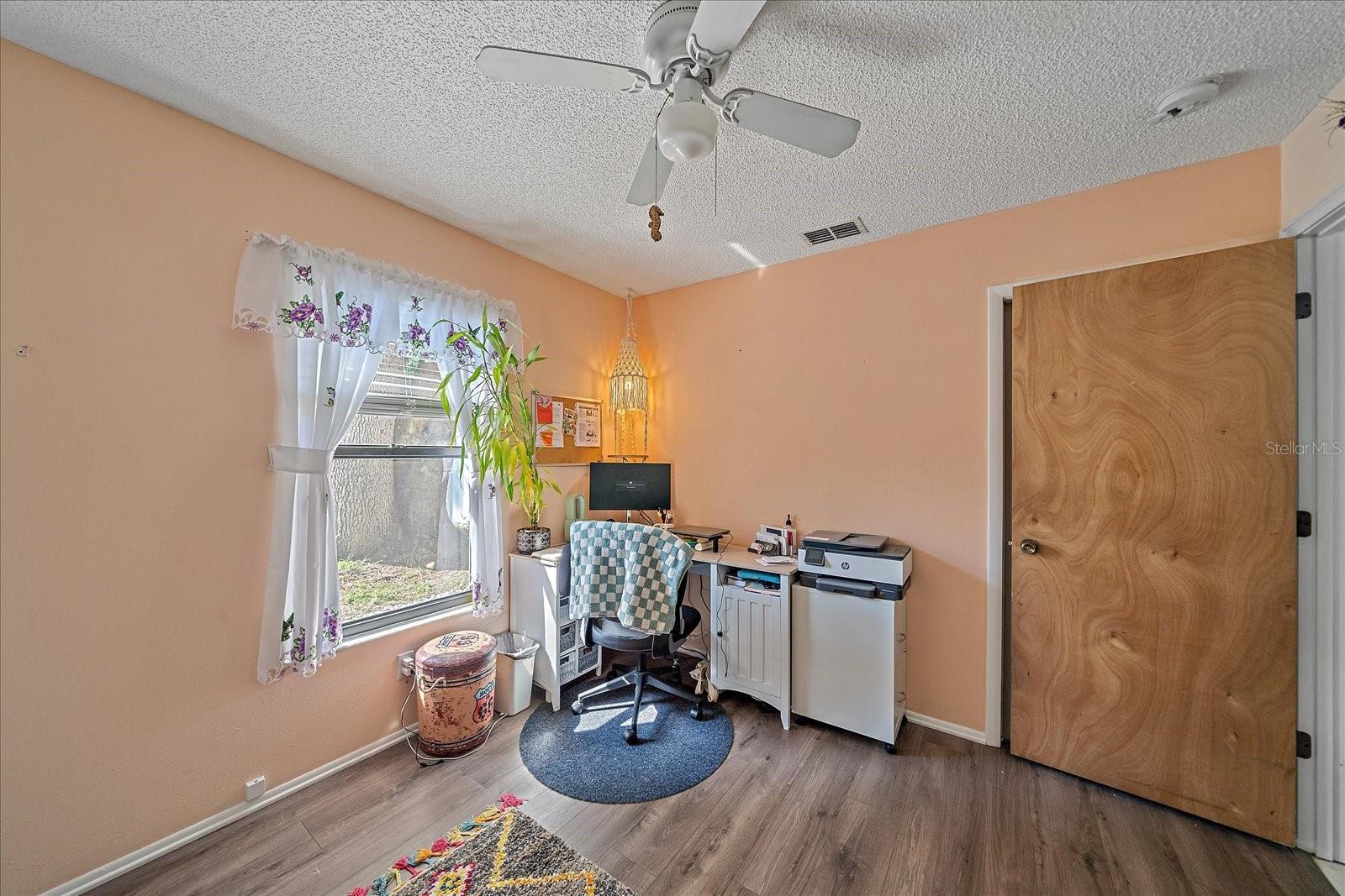 Image 26 of 37 For 3950 Vana Drive