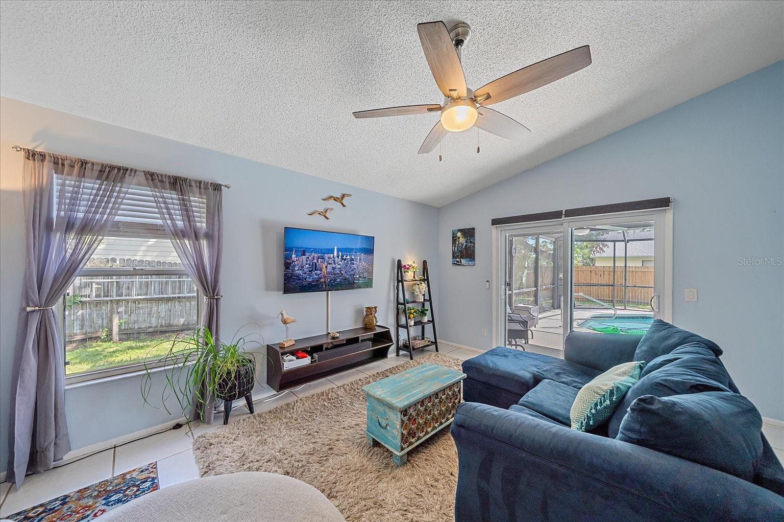 Image 4 of 37 For 3950 Vana Drive