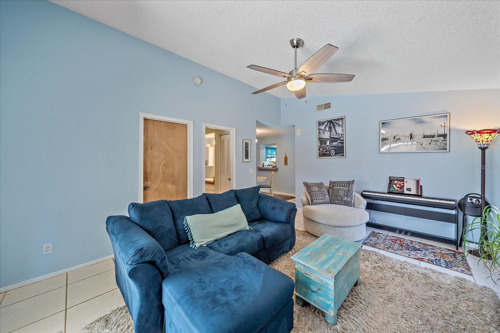 Image 6 of 37 For 3950 Vana Drive