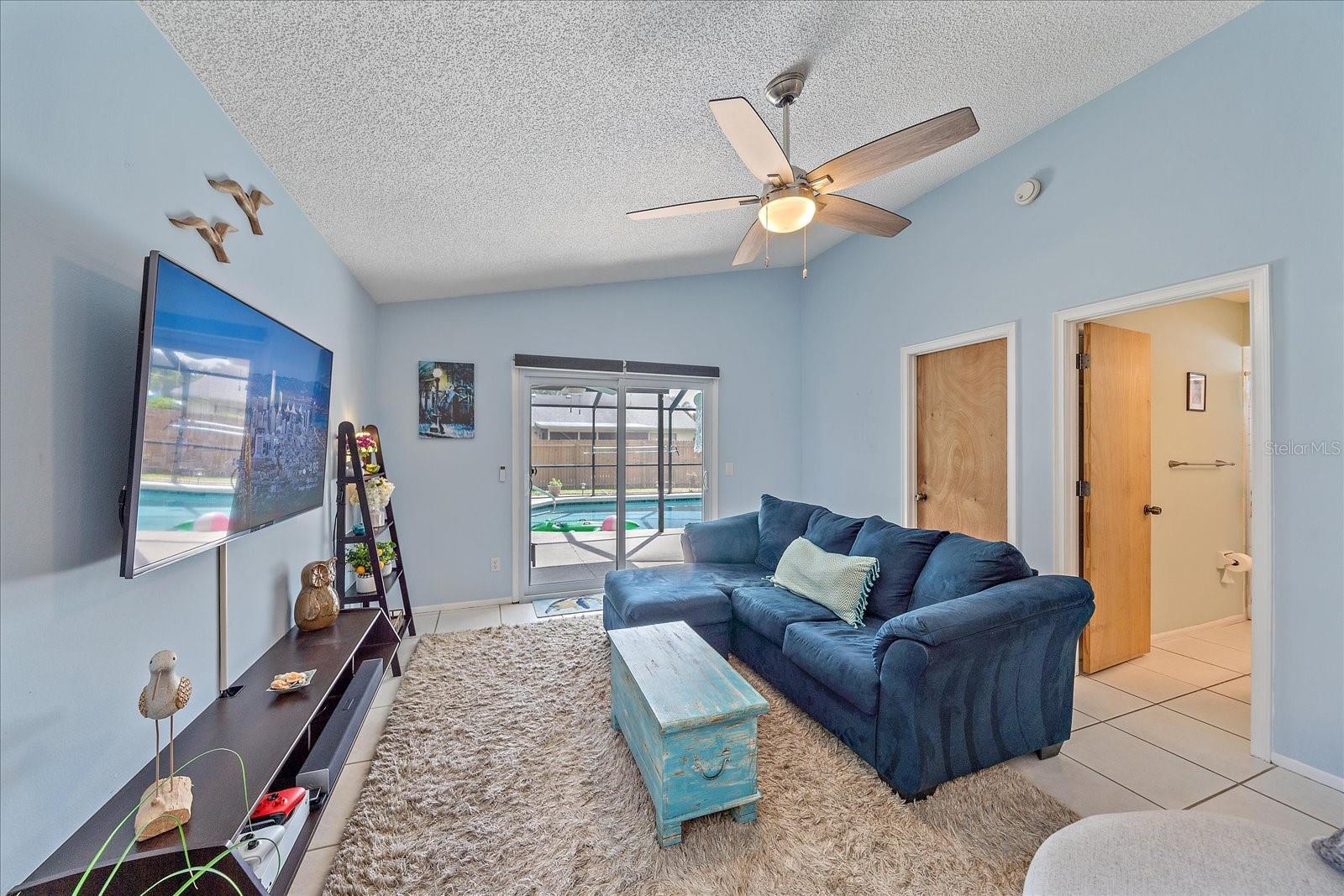 Image 7 of 37 For 3950 Vana Drive