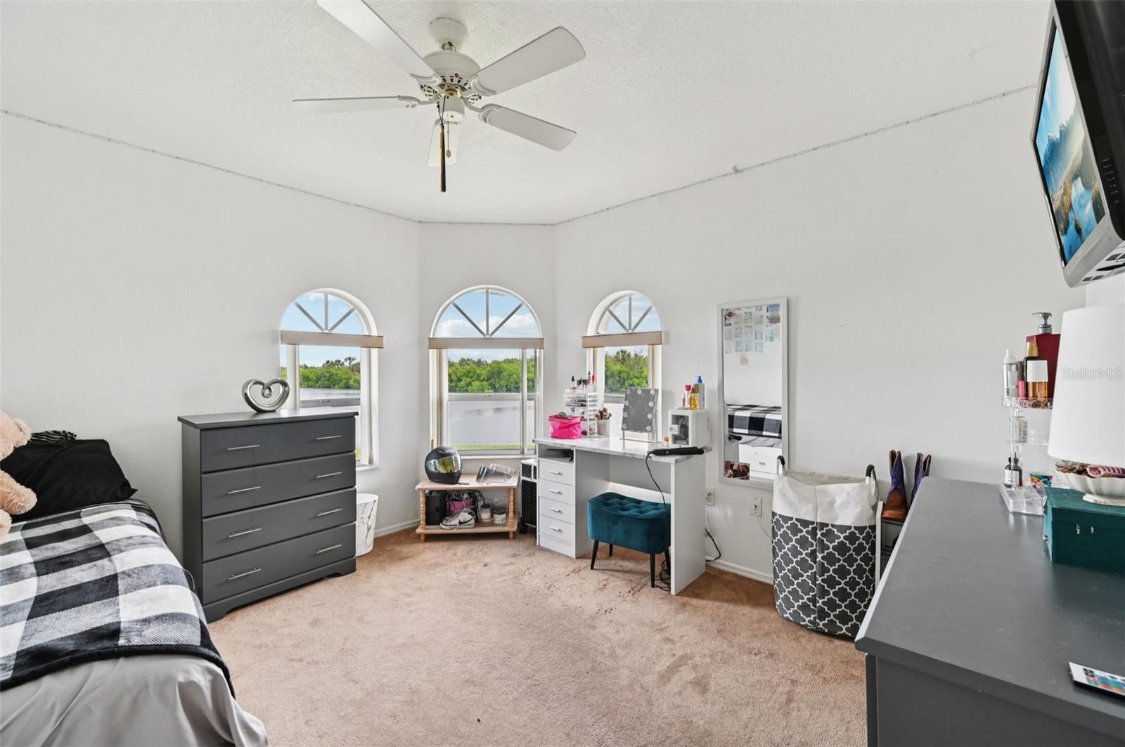 Image 14 of 28 For 4173 Beach View Court