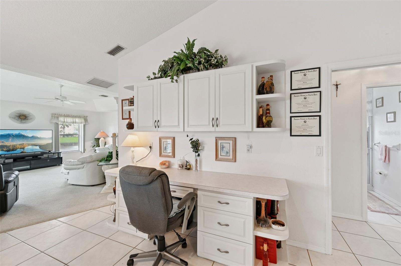 Image 15 of 28 For 4173 Beach View Court