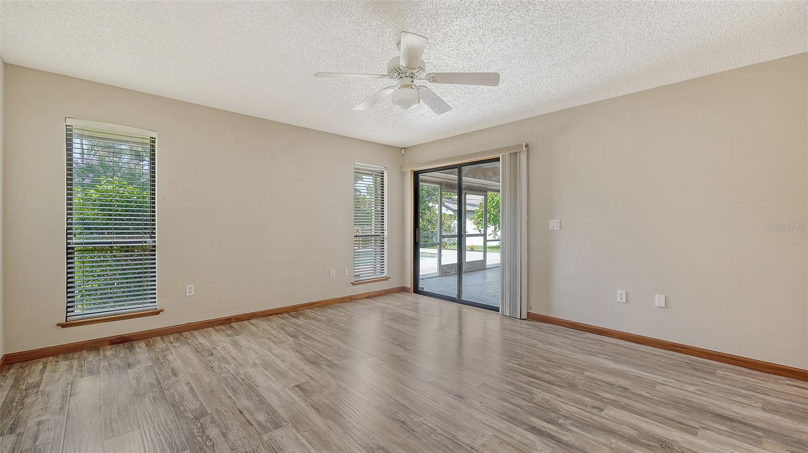 Image 21 of 61 For 8103 11th Avenue Nw