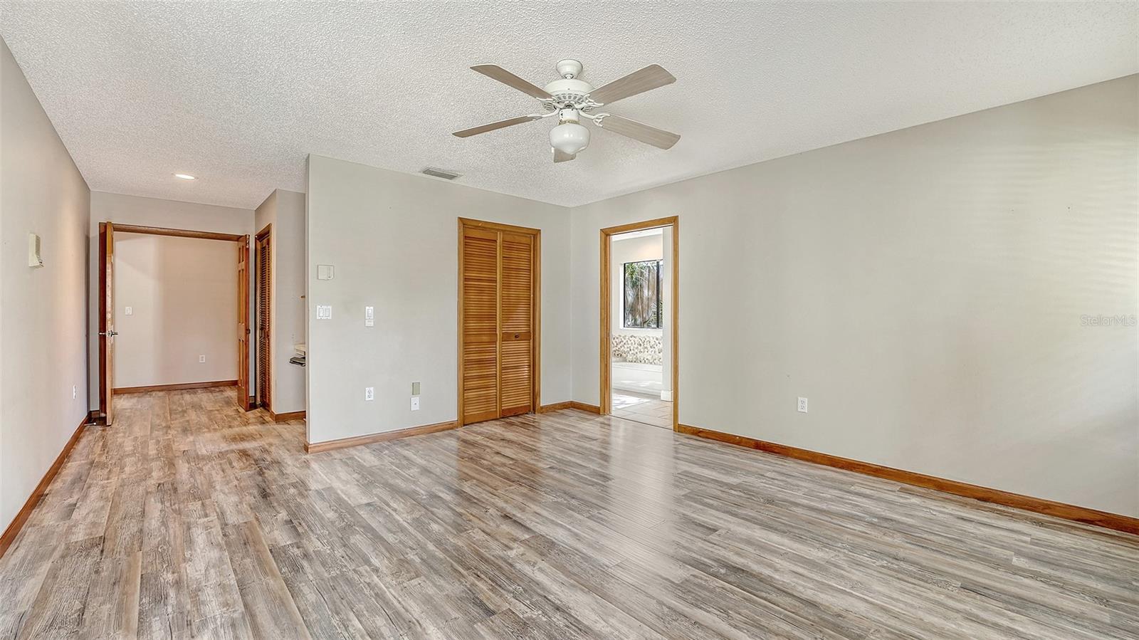 Image 22 of 61 For 8103 11th Avenue Nw