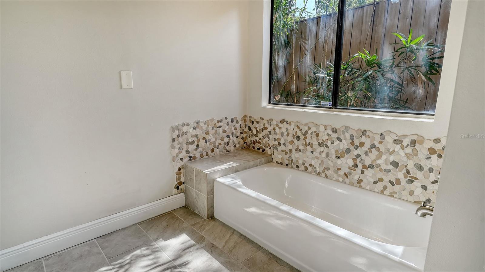 Image 27 of 61 For 8103 11th Avenue Nw