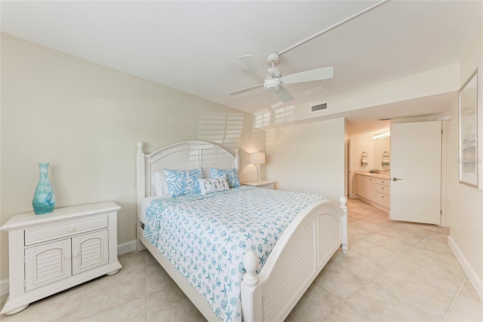 Image 27 of 52 For 4805 Gulf Of Mexico Drive 105