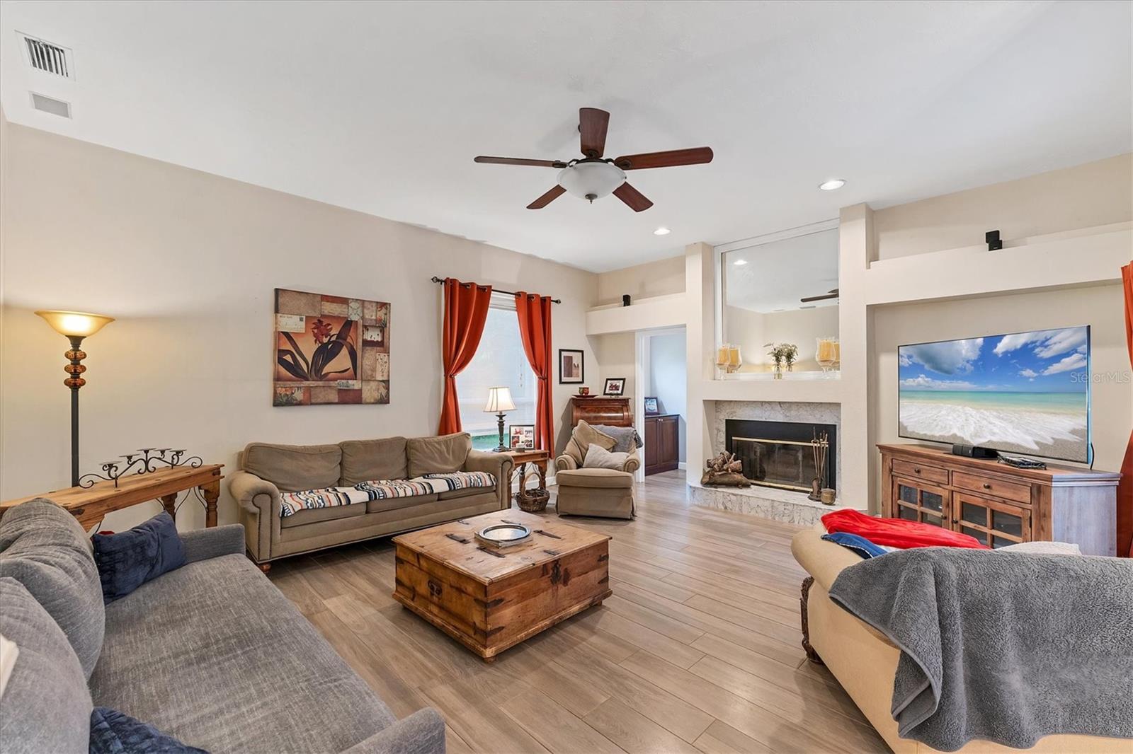 Image 13 of 39 For 4888 Winterhaven Drive