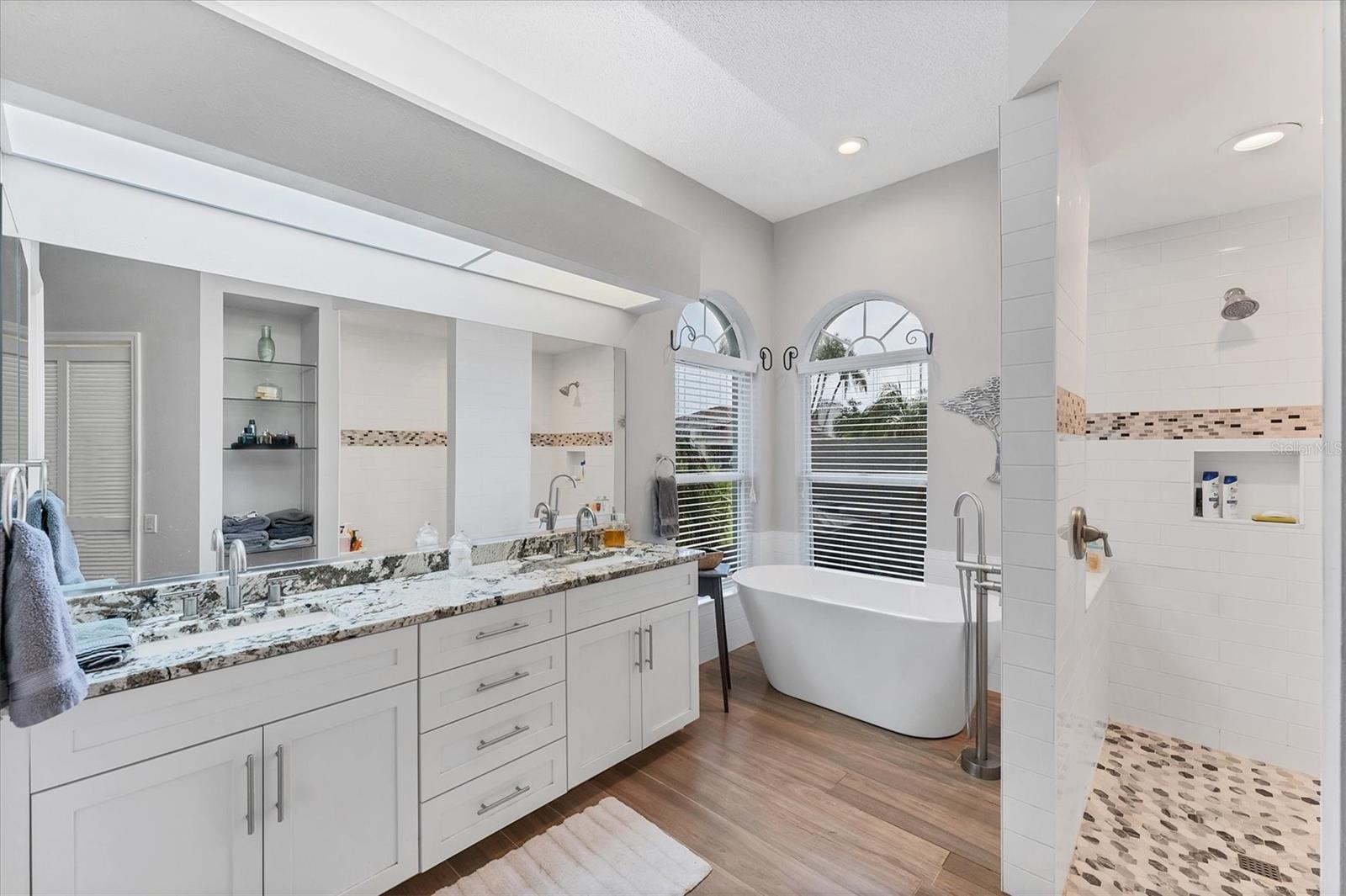 Image 18 of 39 For 4888 Winterhaven Drive