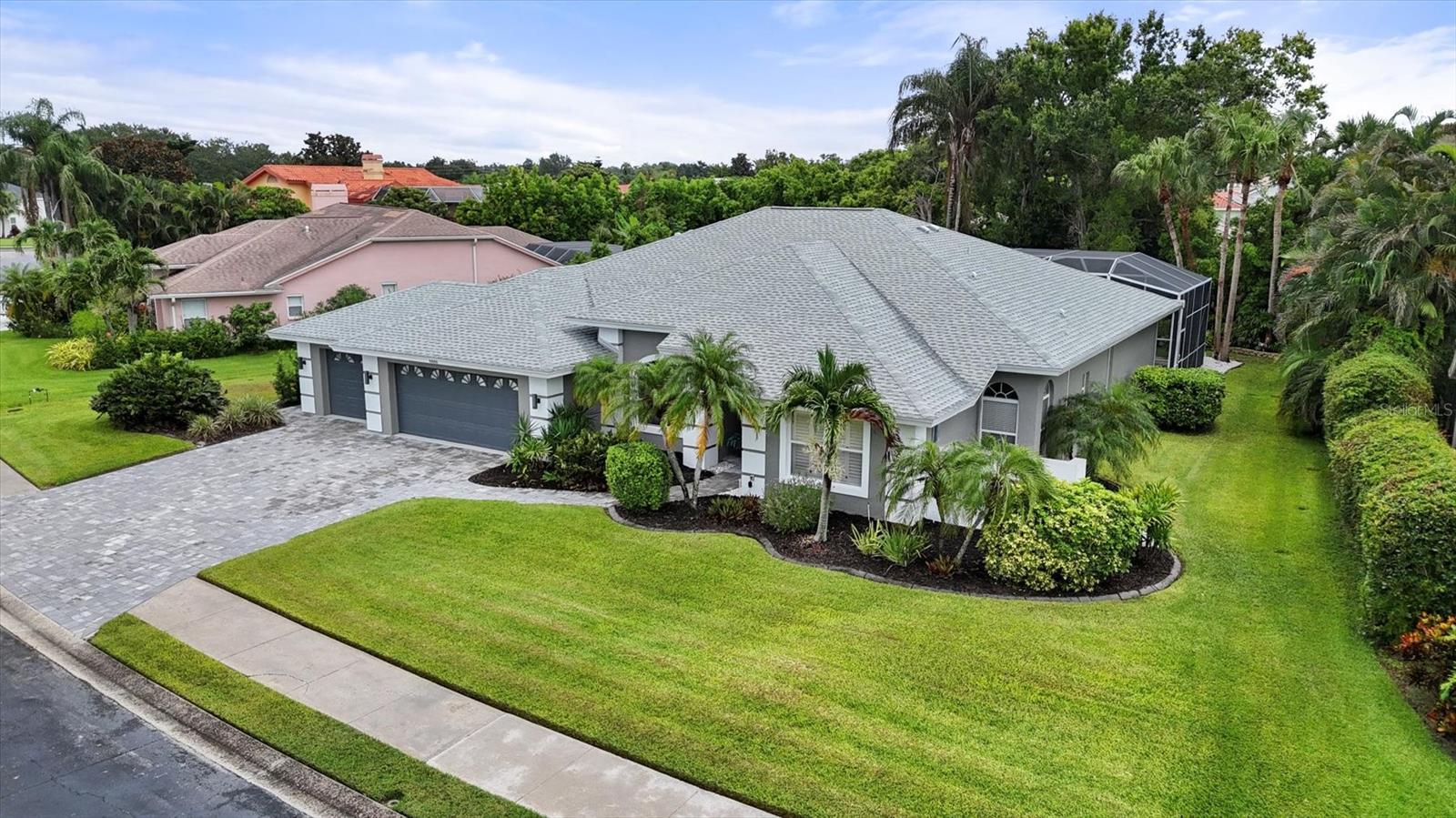 Image 4 of 39 For 4888 Winterhaven Drive