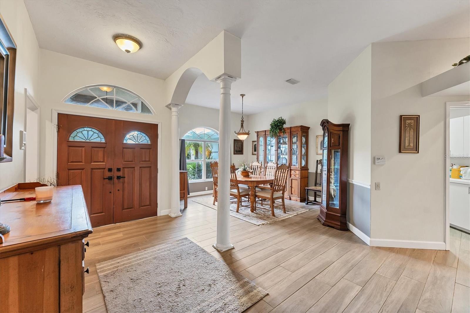 Image 6 of 39 For 4888 Winterhaven Drive