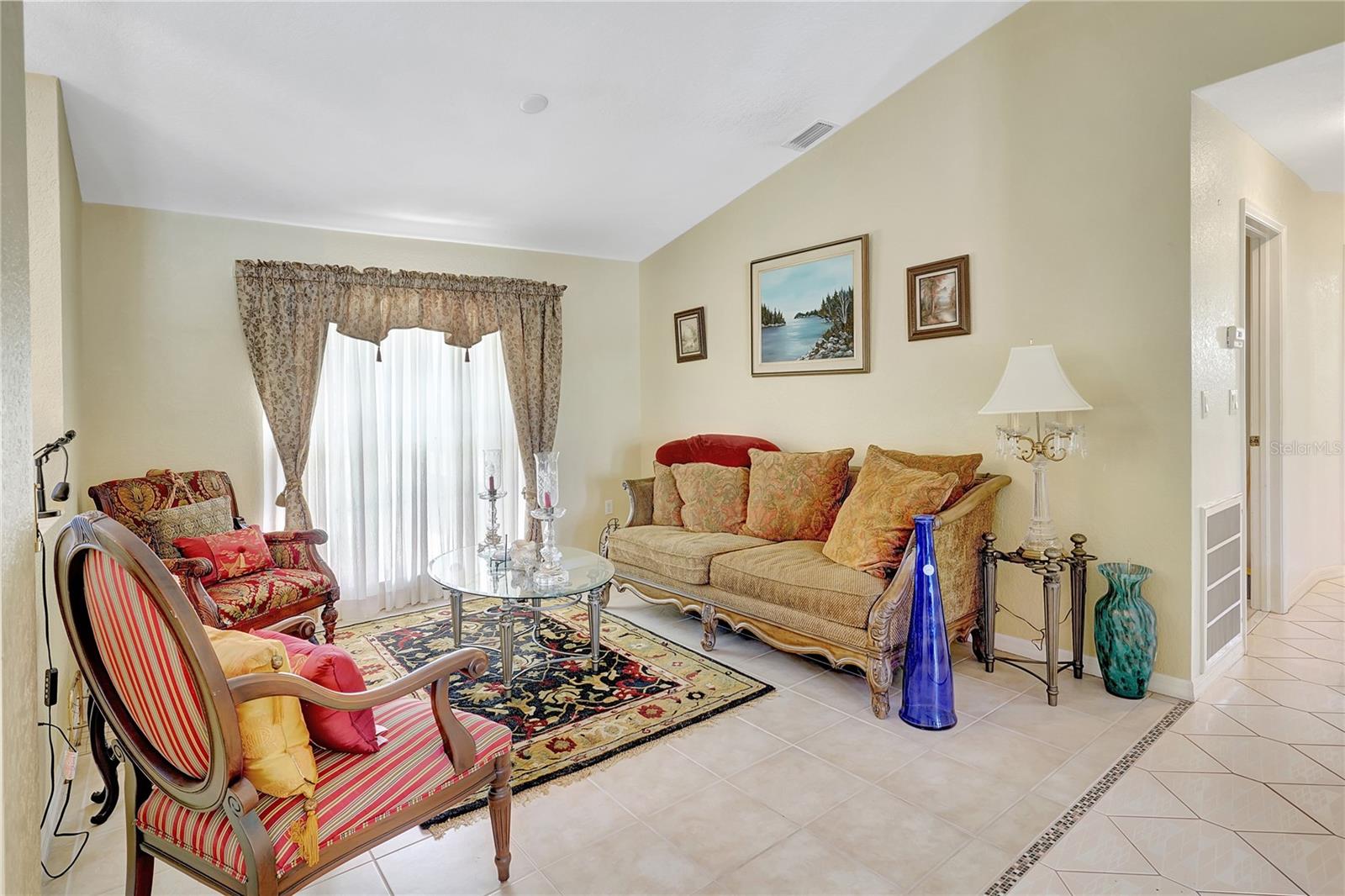 Image 8 of 50 For 80 Rio Cuarto Street