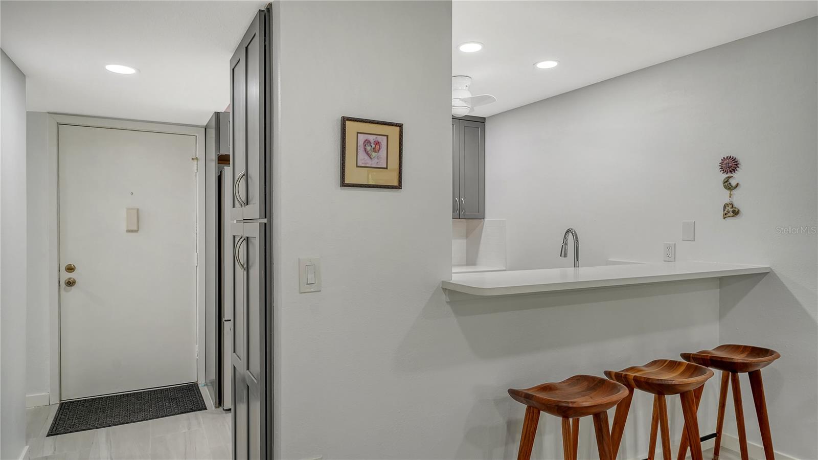 Image 13 of 72 For 1542 Oak Street 102