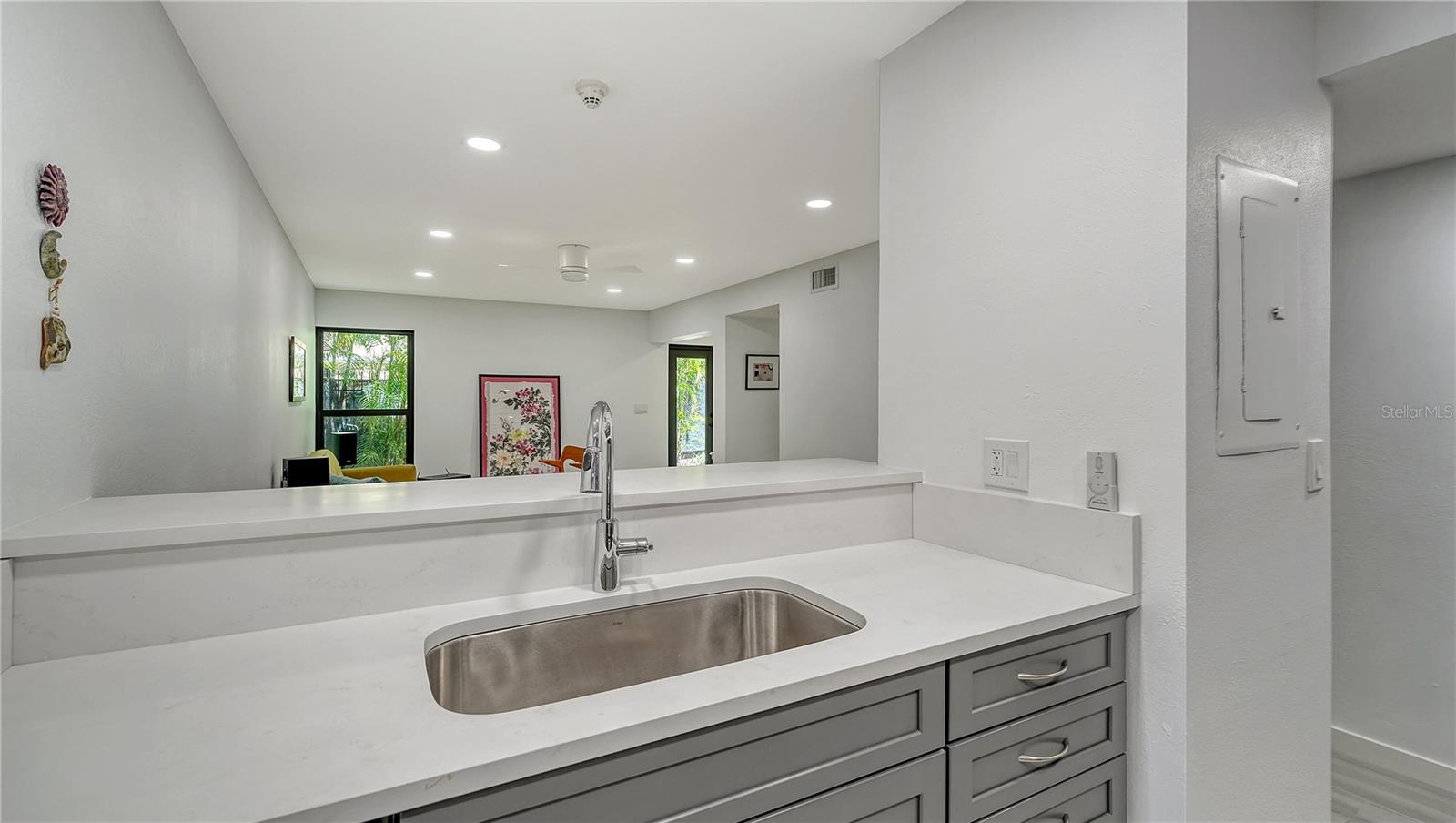 Image 16 of 72 For 1542 Oak Street 102